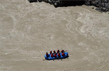 river rafting in ladakh
