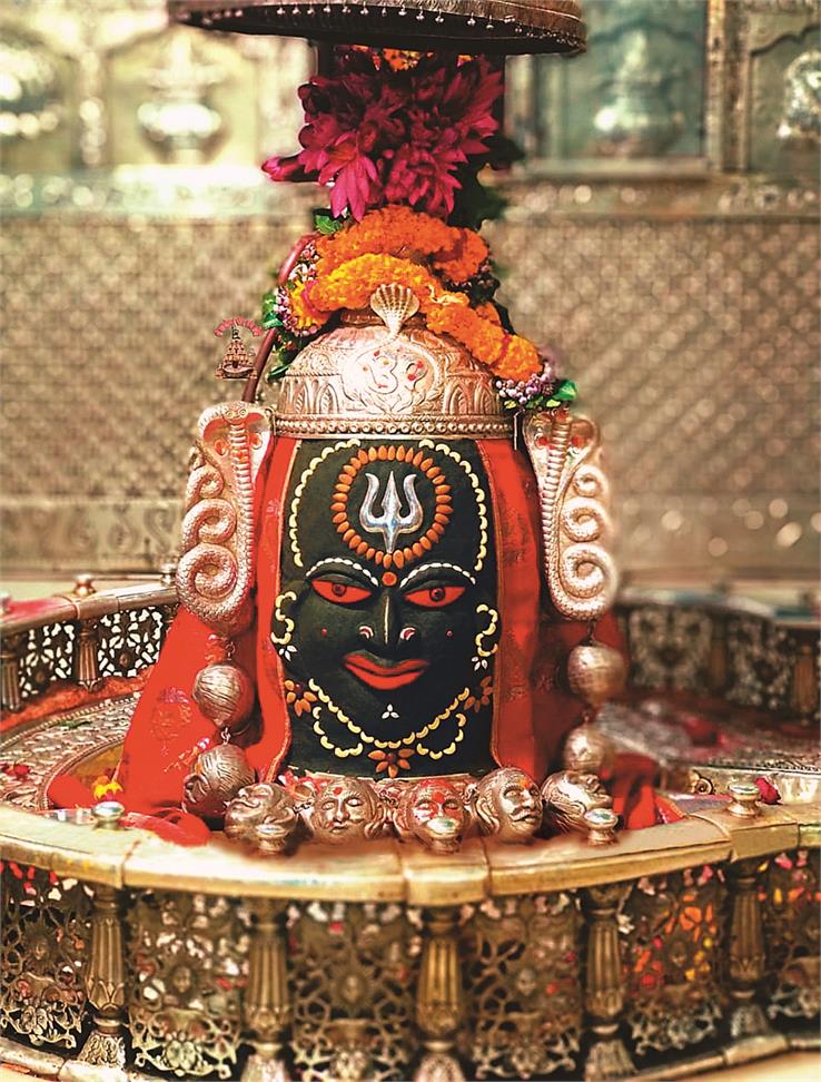 Here’s How to See Mahakaleshwar Temple’s Unique Ash Ritual