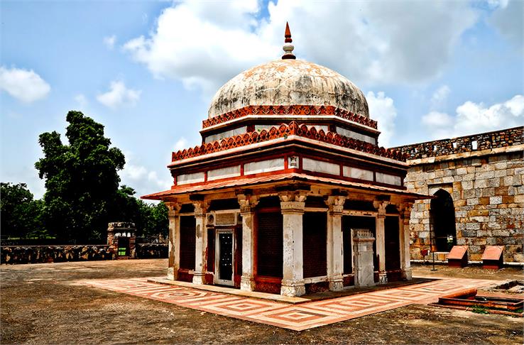 the tomb of imam zamin