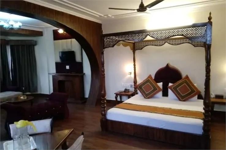 royal residency rooms in khajjiar